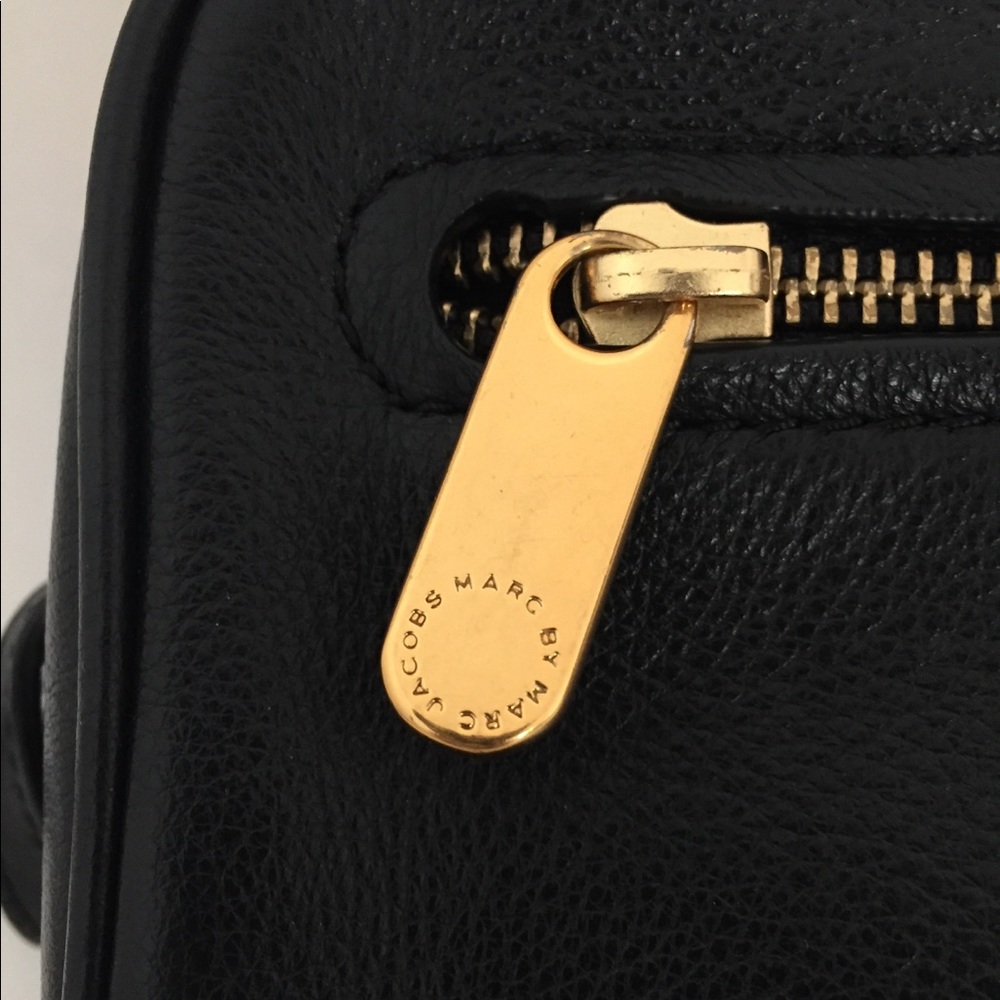 ๐ขSOLD๐ขMarc By Marc Jacobs Black Mini CB - Picture 3 of 8